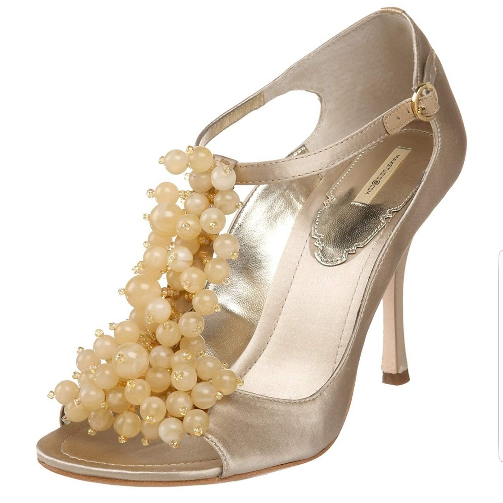 Satin beige sandals Max Studio Sateen